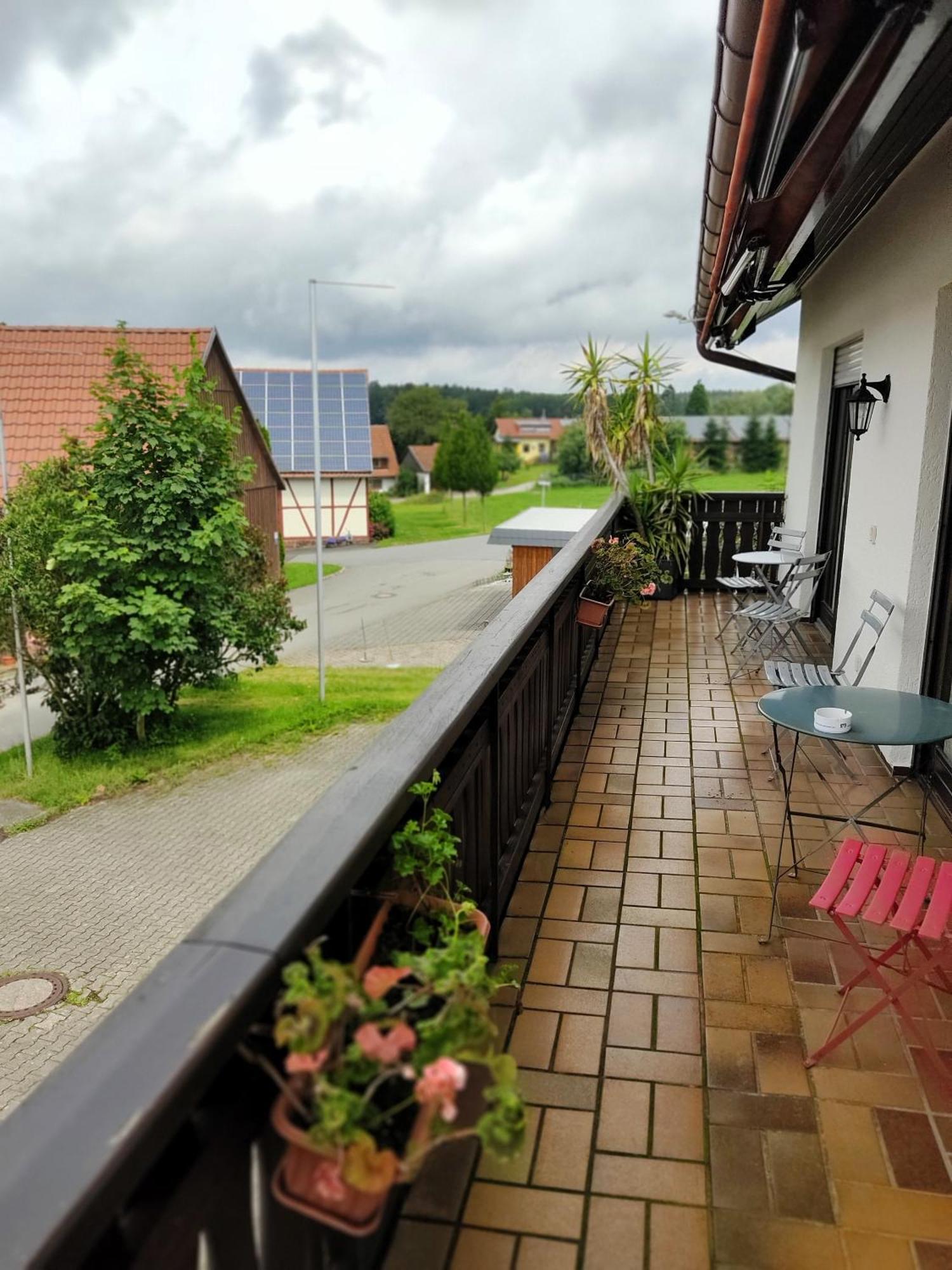 Gruenvogels Landgasthof Zum Gruenen Baum Oberzent Esterno foto